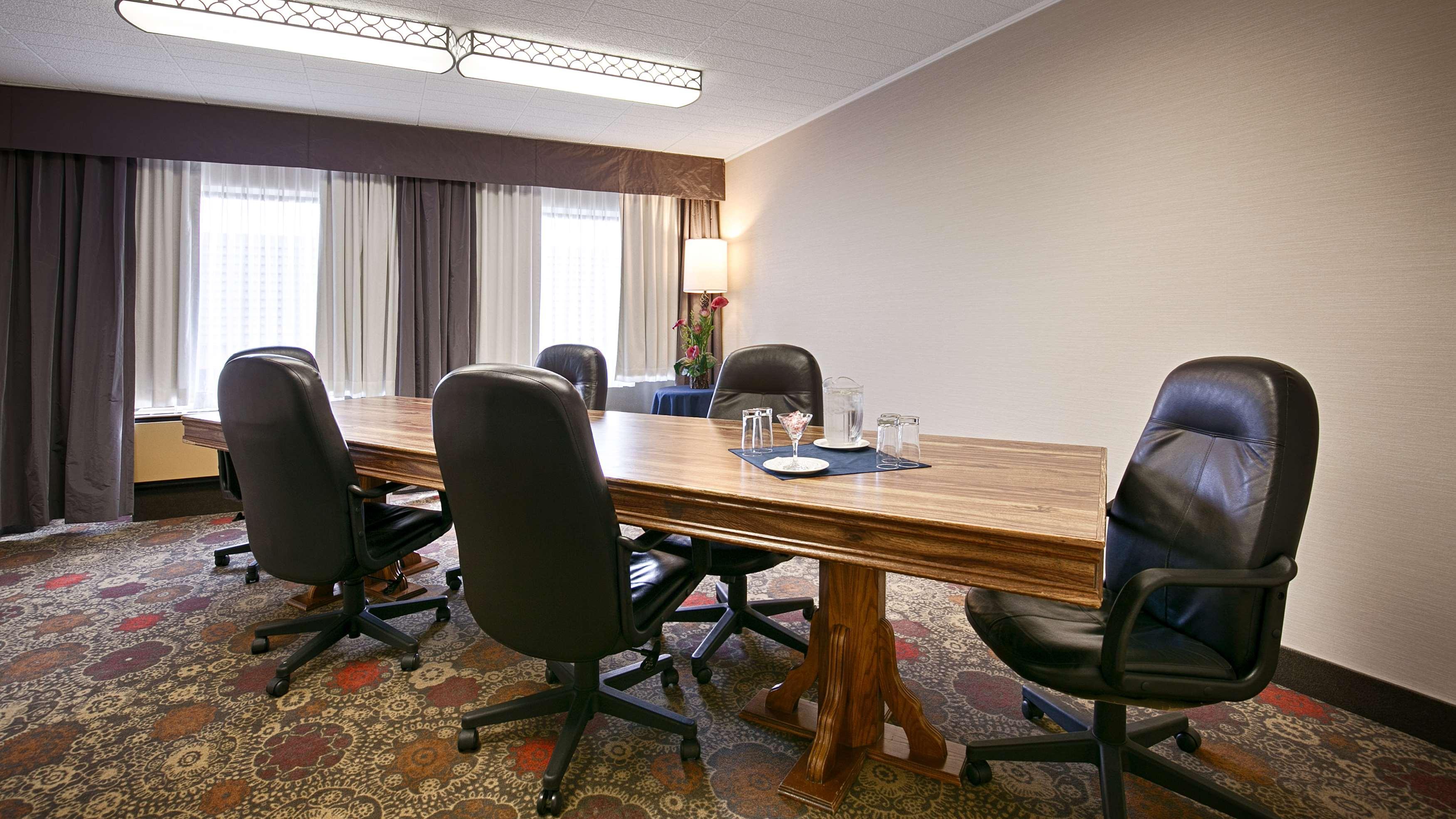 Best Western North Bay Hotel & Conference Centre Экстерьер фото