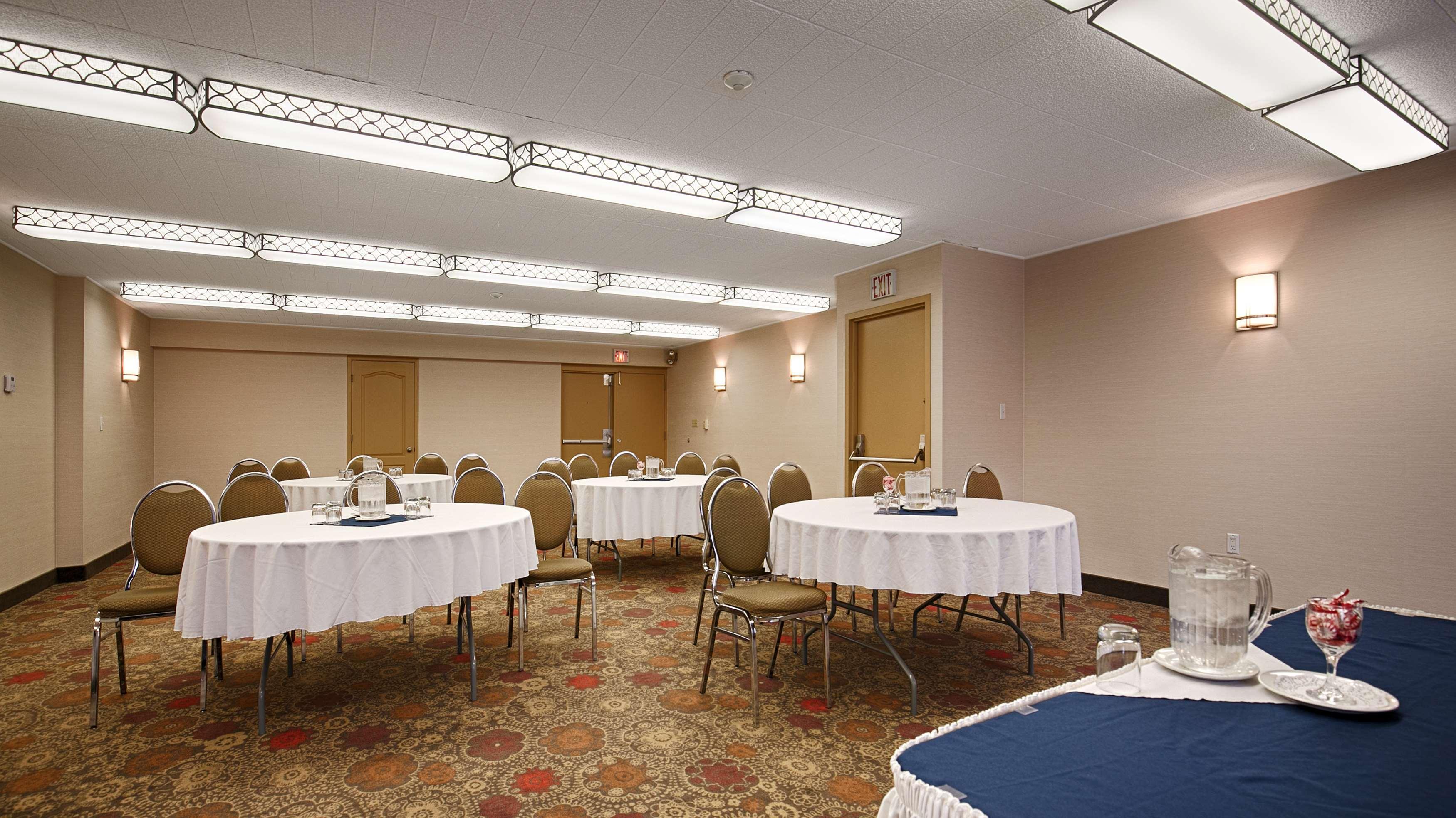 Best Western North Bay Hotel & Conference Centre Экстерьер фото